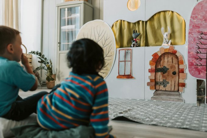 Jak zrobić teatrzyk dla dzieci z kartonu?